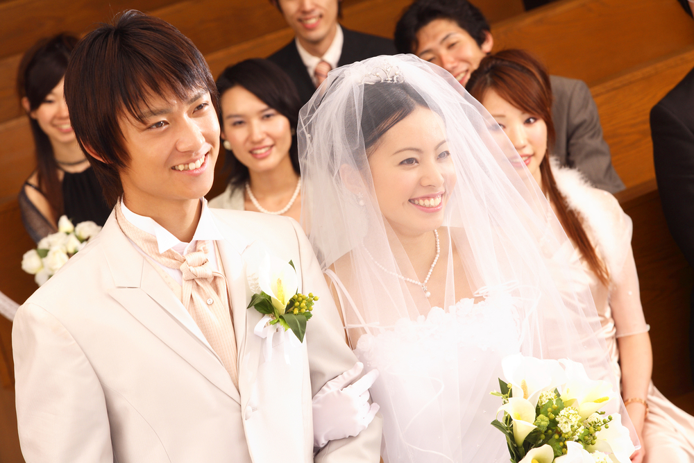 親族のみで行う結婚式の費用相場は 費用を抑えるための工夫も紹介 大阪でレストランウェディングの結婚式場 Mitte ミッテ 本町 公式